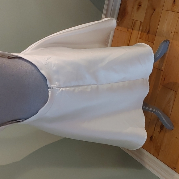 Ivory Backless Dress with A Line Skirt. Size Large - Picture 6 of 11